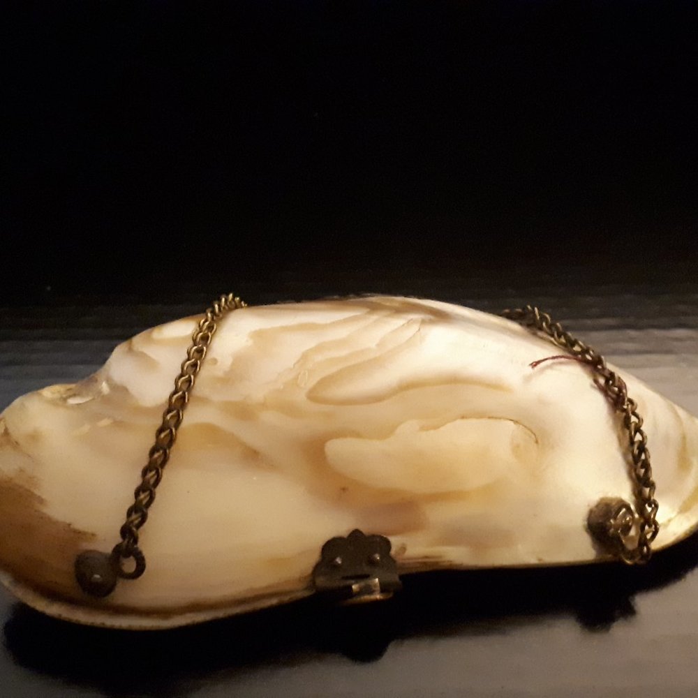 Handmade and Hand Painted Vintage Clam Shell Purse